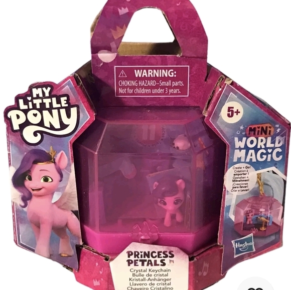 My Little Pony MINI PRINCESS PIPP PETALS Crystal Keychain Magic Portable Playset - Picture 2 of 11